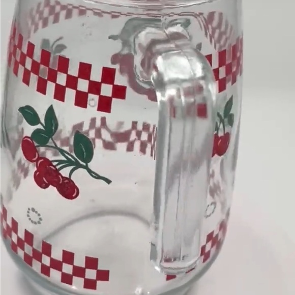 🍒 Vintage KIG Malaysia Cherries & Checkers Glass Pitcher MCM Kitchen Decor - Picture 3 of 8